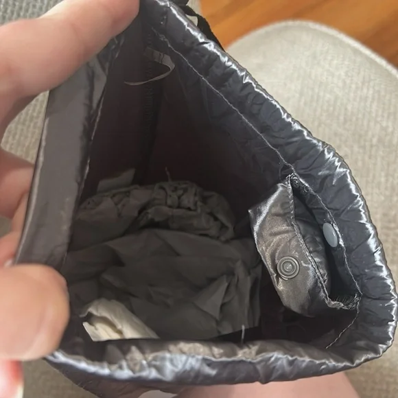 🤑BUNDLE ONLY🤑🩶Calvin Klein Metallic Gray & Silver Drawstring Bag - Picture 6 of 7